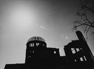 浜口タカシ《原爆ドーム（「人類初の惨禍」より）》1966年